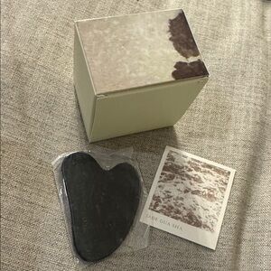 🆕 OAK ESSENTIALS Jade Gua Sha